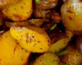 A picture of step 1 of Baby potatoes..baked.