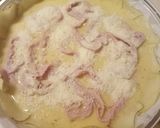 A picture of step 3 of Ham and cheese pie with a potato crust.