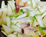 Hình bước làm 3 của món Bầu Um Hột Vịt Lộn