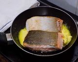 Foto langkah ke 5 dari resep Salmon Steak Ala Rumahan.