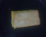 Foto langkah ke 6 dari resep Sandwich Roti Telur Lipat.