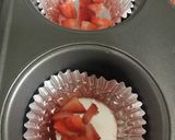 A picture of step 5 of Strawberry panna cotta.