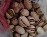 Foto del paso 3 de la receta: Bombones de chocolate casero con corazón de pistacho 💚 de la película Chocolat 📽