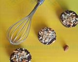 A picture of step 4 of Peanut choco cups.