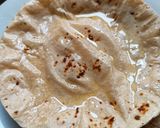 A picture of step 3 of Fulka Roti.