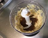 Une image de l'étape 3 de Sauce salade au fromage, ail mariné et vinaigre de malt.