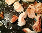 A picture of step 4 of Kaffir Lime leaves in rice with chicken.