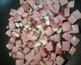 A picture of step 2 of Udon pineapple and ham.