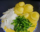 Foto del paso 3 de la receta: Paletillas de cordero con patatas, cebolla y pimiento al horno