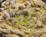 Foto del paso 3 de la receta: Pollo a la crema con chipotle🌺