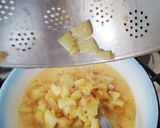 A picture of step 4 of Spanish Potato and Onion Omelette (Tortilla de Patata y Cebolleta).