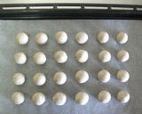 A picture of step 5 of Banana Balls.