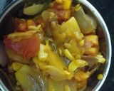 A picture of step 1 of Mushroom paneer masala.