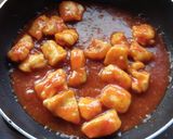 A picture of step 6 of Stir-Fried Chicken Breasts in Chili Sauce.