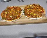 पिझ्झा (Pizza recipe in marathi) रेसिपी स्टेप 3 फोटो 