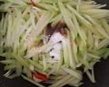 Foto langkah ke 3 dari resep Tumis Labu Siam Bawang Putih.