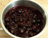A picture of step 9 of Easy Any-Berry Pie.