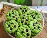 Foto langkah ke 4 dari resep Goodtime Pandan Choco Cookies.