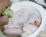 Foto langkah ke 2 dari resep 8. Ayam Kecap.
