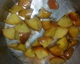 A picture of step 4 of Home made Apple jam.