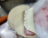 Foto del paso 2 de la receta: Pancitos arrollados con jamón