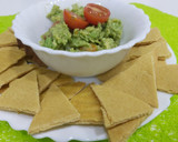 Foto del paso 5 de la receta: Nachos caseros con harina de garbanzo y guacamole casero