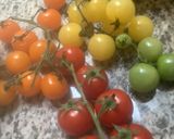 Une image de l'étape 1 de 🥗Salade estivale 🍅tomates cerises 🍒 basilic 🌿.