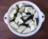 A picture of step 1 of Eggplant and Shishito Peppers Deep-fried and Simmered.
