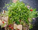 Foto langkah ke 1 dari resep Tumis Daun kencur teri.