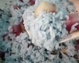 Foto langkah ke 5 dari resep Nasi sela khas Bali dengan bunga telang.