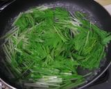 A picture of step 4 of Boiled Mizuna Greens and Fried Tofu.