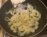 Foto del paso 3 de la receta: Huevos con bechamel y pimientos asados