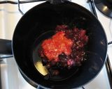 A picture of step 4 of Mini Strawberry Daifuku.