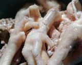 Foto langkah ke 2 dari resep Ceker setan bumbu kuning.