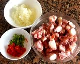 Foto del paso 1 de la receta: Arroz verde con tentáculos de calamar. #Mercado #CEBOLLA