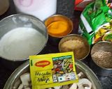 मशरूम मसाला करी(mushroom masala curry recipe in hindi) रेसिपी चरण 1 फोटो