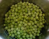 A picture of step 1 of Methi Matar Malai.