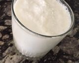 A picture of step 1 of Jello mallow shake.