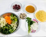 Hình bước làm 1 của món Mì xào giòn bò