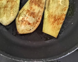 Foto del paso 2 de la receta: Berenjena a la plancha 5 quesos con patatas al azafrán