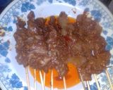 Foto langkah ke 7 dari resep Sate usus & kikil bumbu kacang.