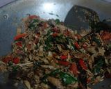 Foto langkah ke 4 dari resep Tongkol Kemangi Pedas.