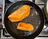 A picture of step 8 of Battered Zucchini Stuffed with Quesillo and White Rice.