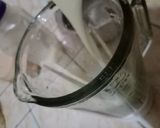 A picture of step 1 of Fresh dates milkshake.