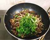 Hình bước làm 2 của món Thịt lợn lòi xào lăn