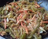 Foto del paso 3 de la receta: Salteado de caiguas / pepino guiso🤔🥗🥙