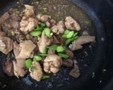 รูปขั้นตอนการทำที่ 6 ของ ไก่ผัดพริกสดสะตอ