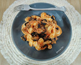 Foto del paso 7 de la receta: Creste di gallo melanzane, tonno e olive –Pasta con berenjena, atún y aceitunas–