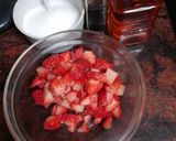 Foto del paso 6 de la receta Torrijas rústicas con fresas maceradas y nata montada
