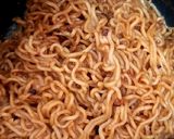 Foto langkah ke 2 dari resep Omelette Mie (cemilan tanggal tua 🤭).